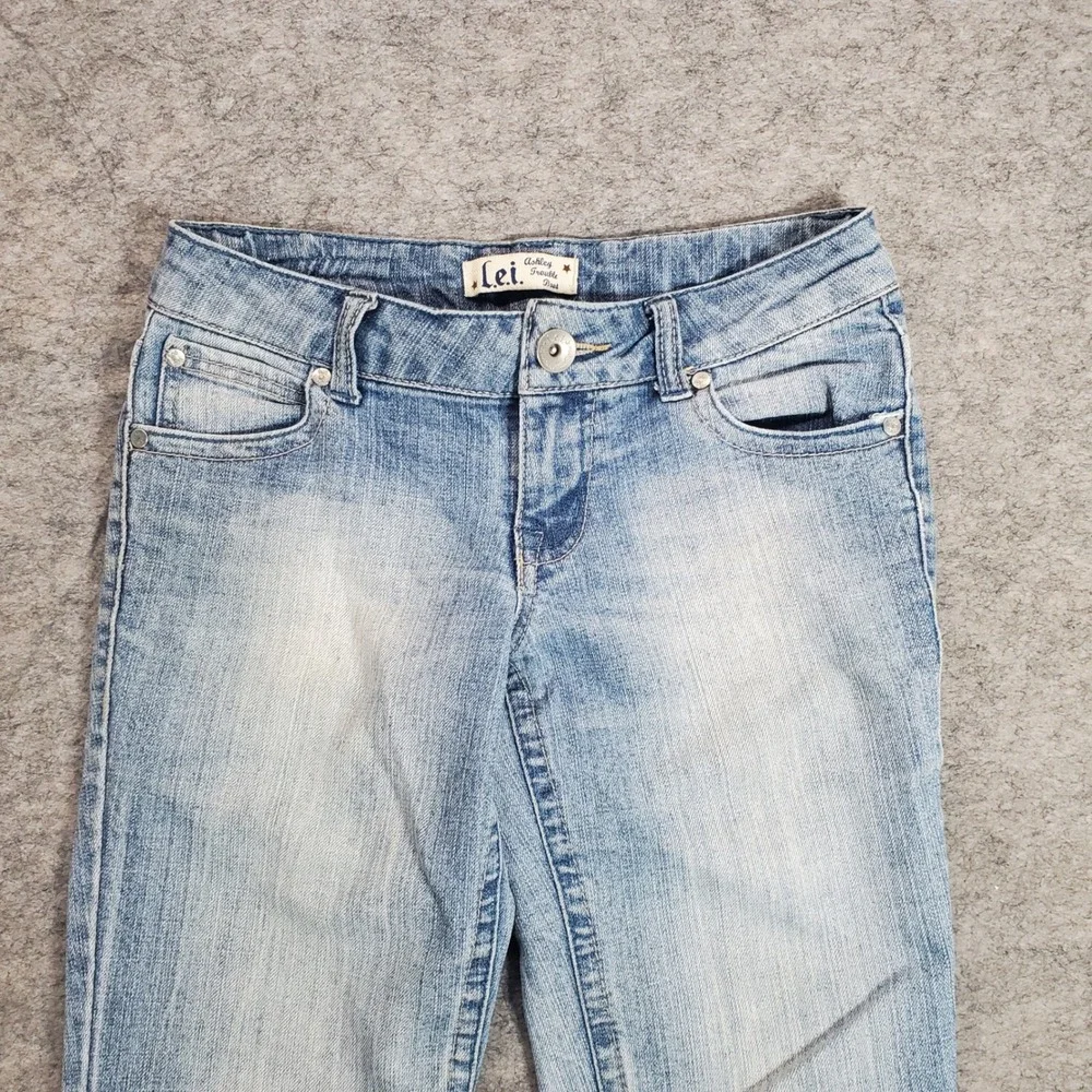 L.e.i. Ashley Trouble Bootcut Jeans Womens 1 Light Blue Low Rise Embroidered Y2K